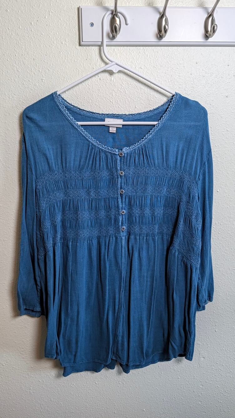 Avenue Women's Long Sleeve Top size 14/16